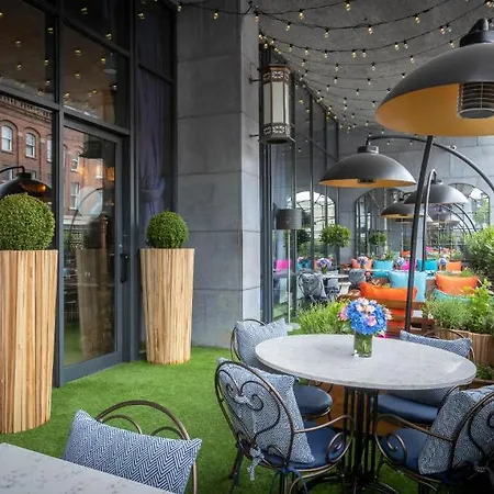 The Trinity מלון